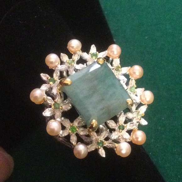 HUGE GENUINE 8 CTW of Genuine Emerald & Pearl Ring - Picture 8 of 11